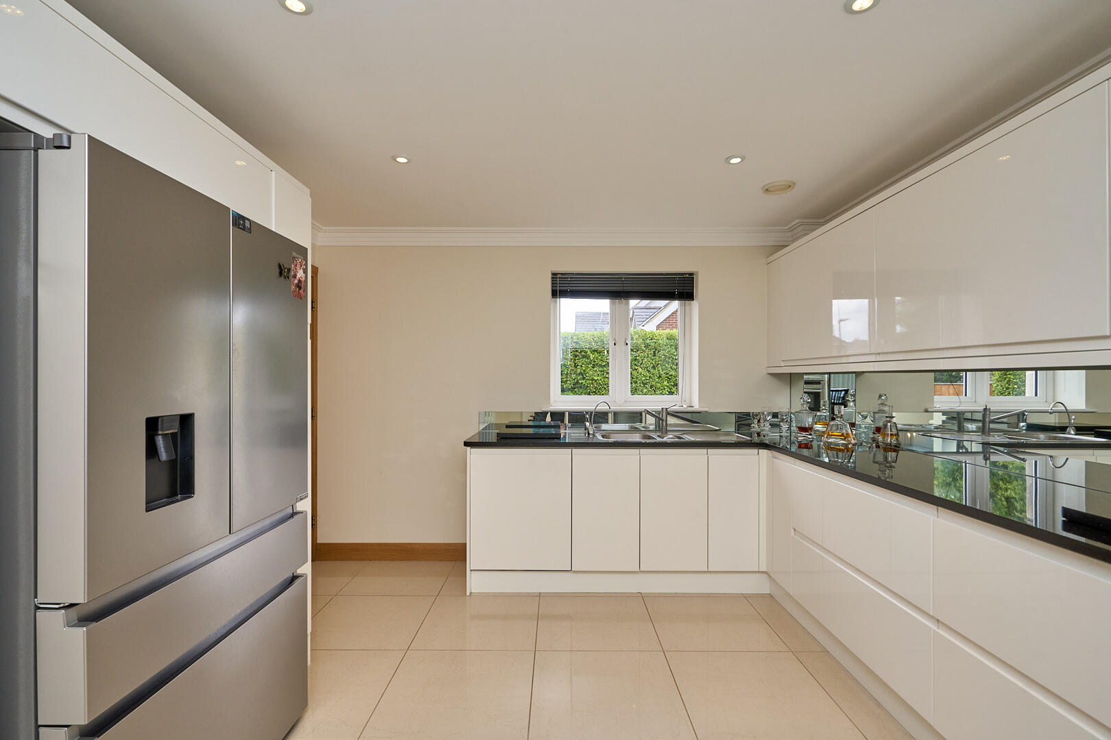 5 bed property in Grove Road, Ryde